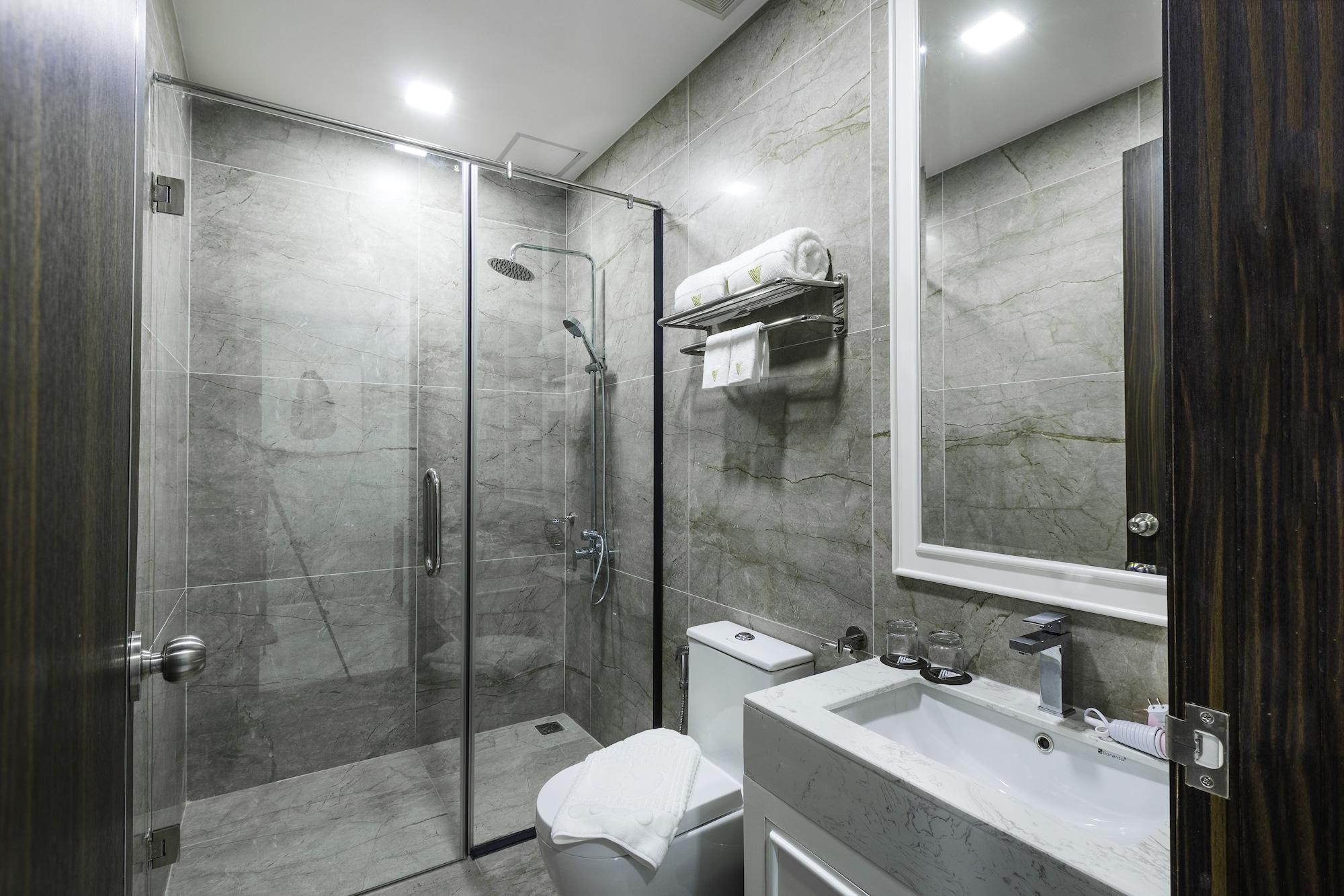 V Boutique Hotel Phnom Penh Exterior photo
