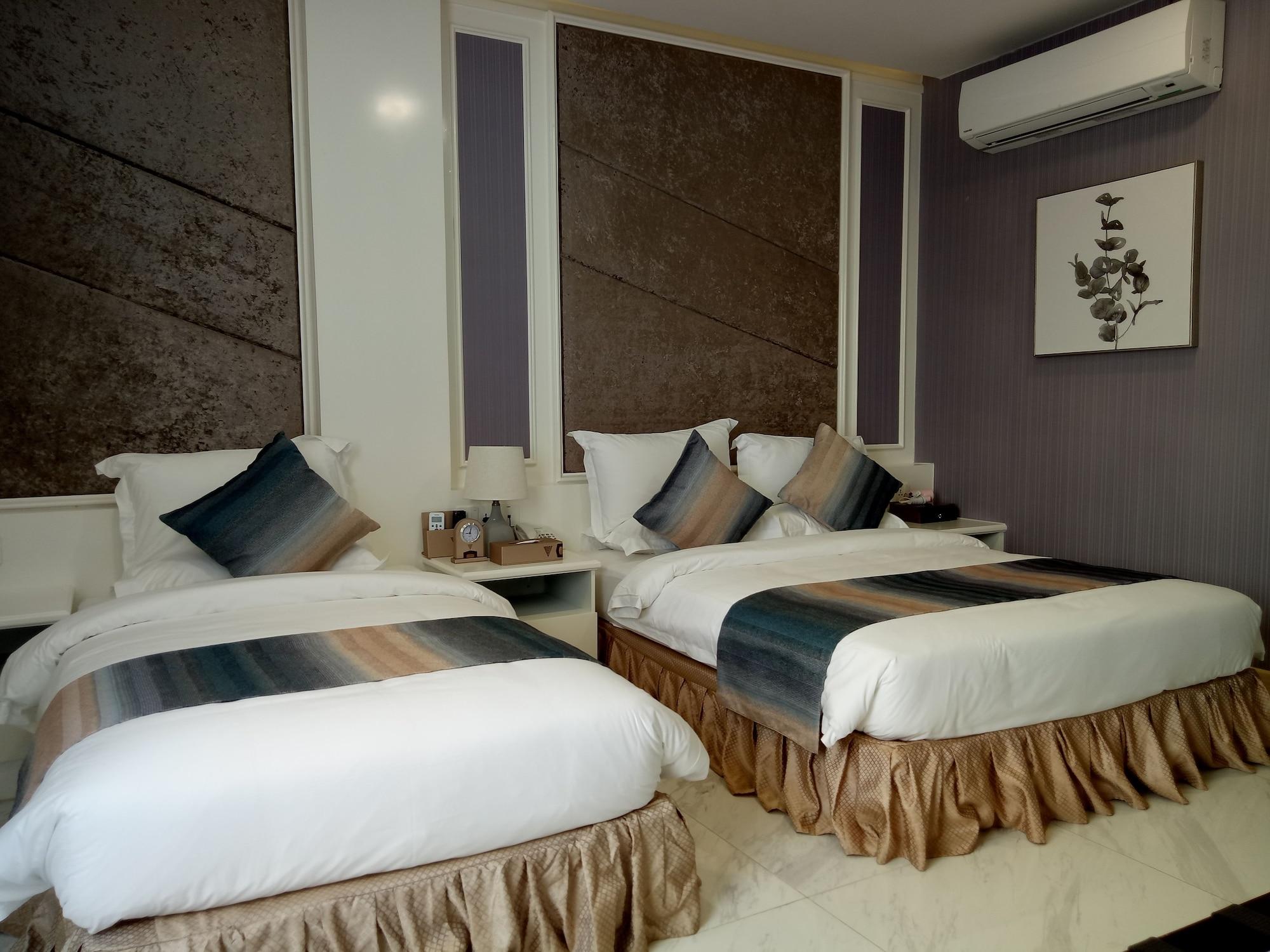 V Boutique Hotel Phnom Penh Exterior photo