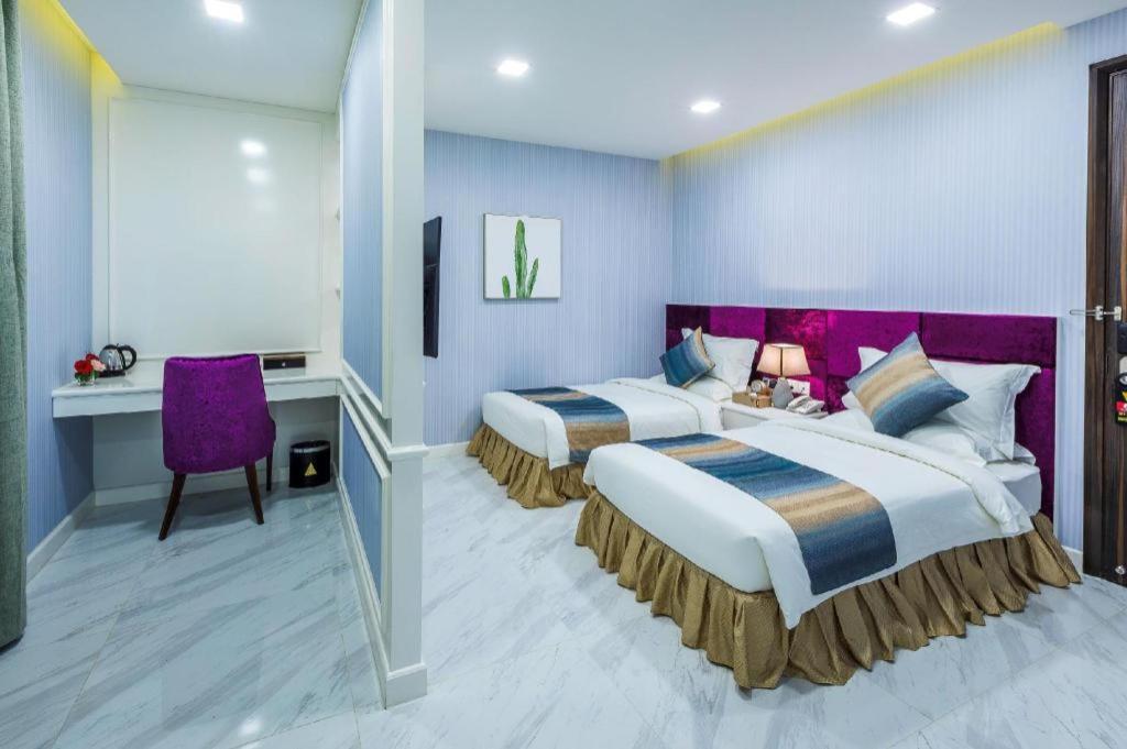 V Boutique Hotel Phnom Penh Exterior photo